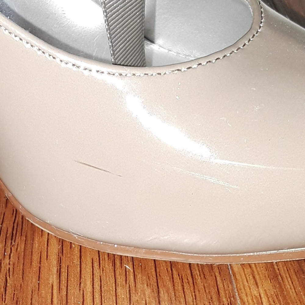 Heels - Picture 2 of 2